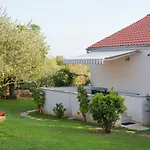 Robinson Apartment