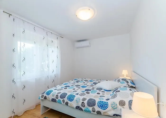 Robinson Apartament *